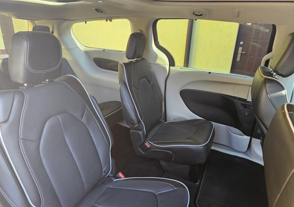 Chrysler Pacifica cena 221000 przebieg: 22164, rok produkcji 2021 z Tolkmicko małe 407